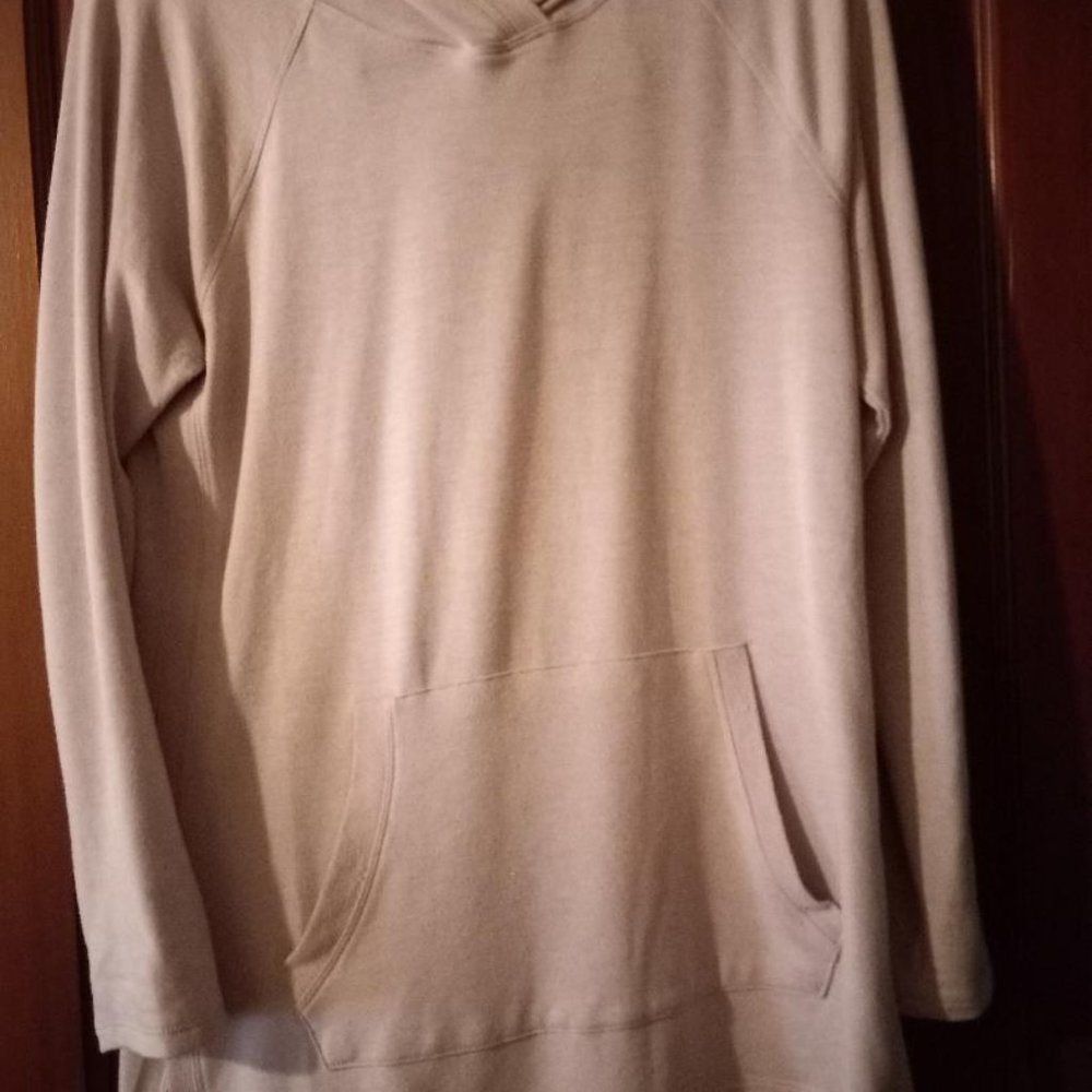 Women's RBX Pullover Hoodie. Size M.